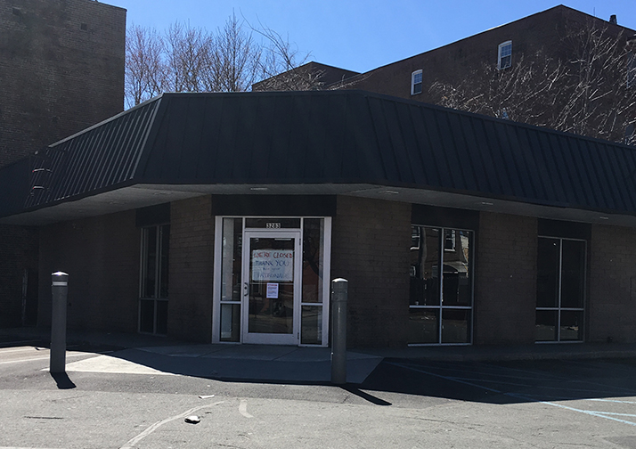 stewarts building for sale in troy